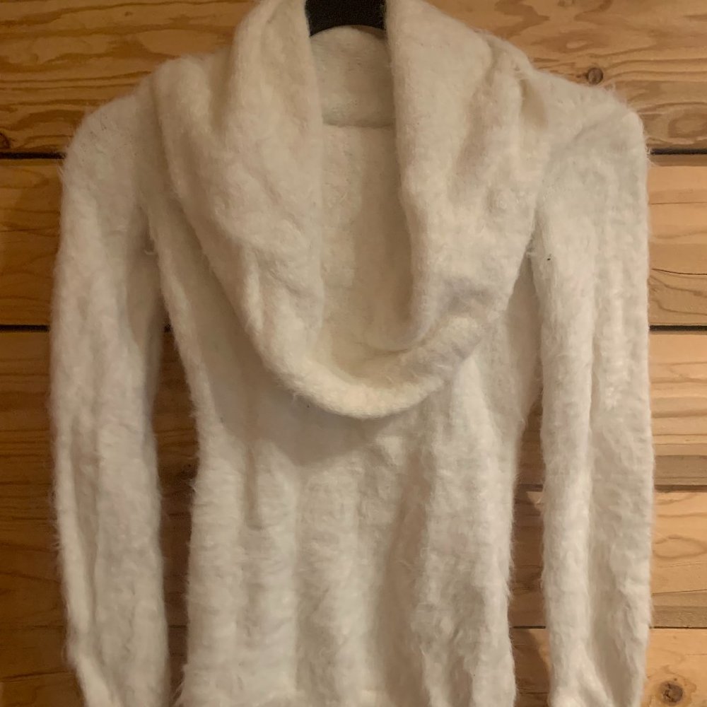 GUESS fluffy off-shoulder cow neck women's sweater